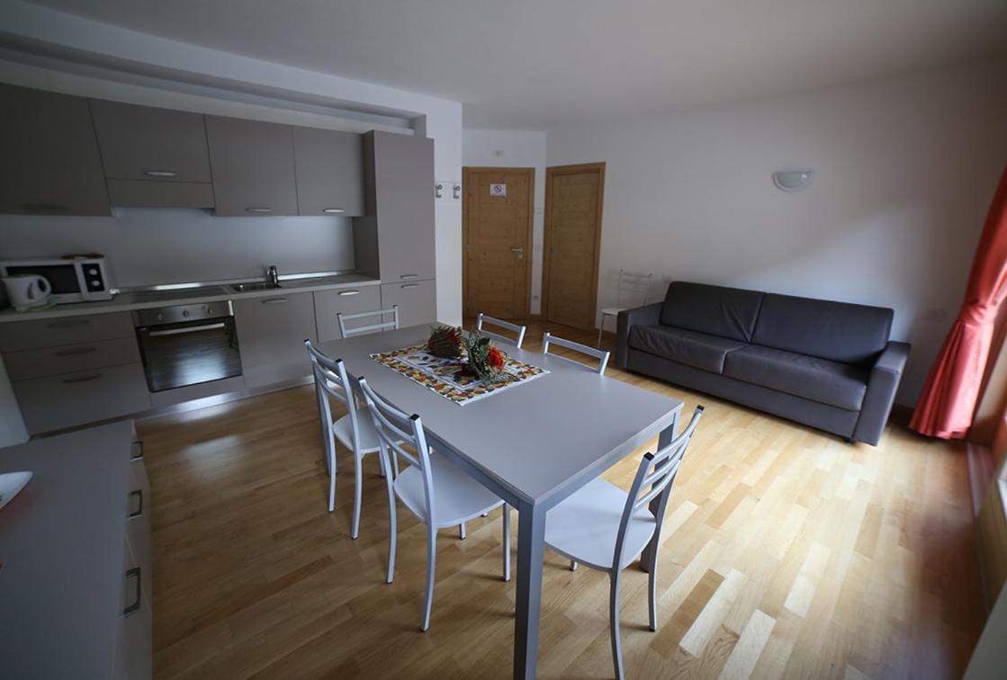 Residence Rose Valdisotto Bagian luar foto