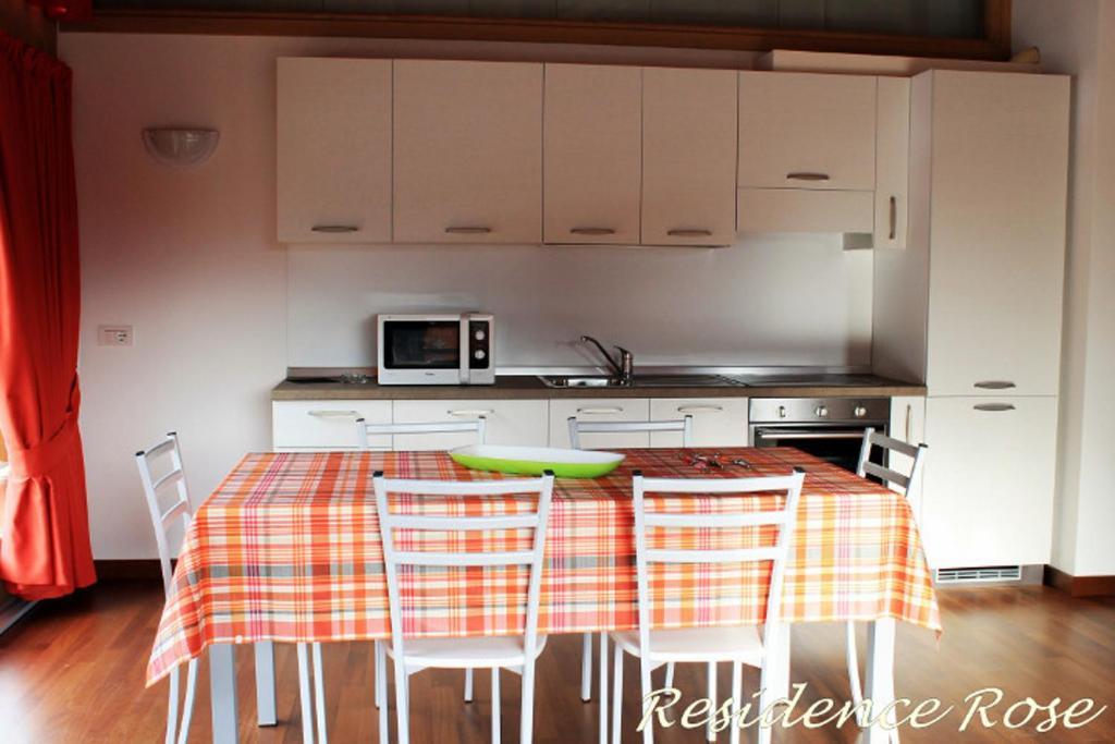 Residence Rose Valdisotto Bagian luar foto